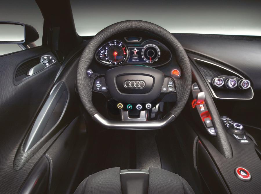 Торпедо Audi R8 Le Mans Quattro Concept 2003 года  (фото 6 из 42)